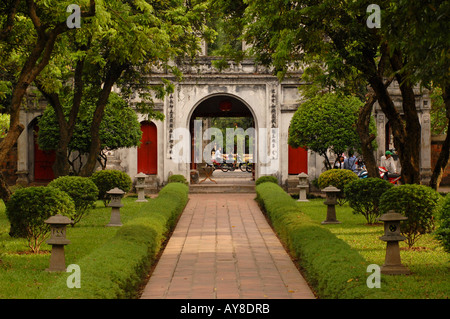 Tempel der Literatur genannten Van Mieu ist eine der wichtigsten touristischen Sehenswürdigkeiten von Hanoi Vietnam Stockfoto