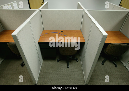 Leere Kabine in Büro-Hochhaus Stockfoto