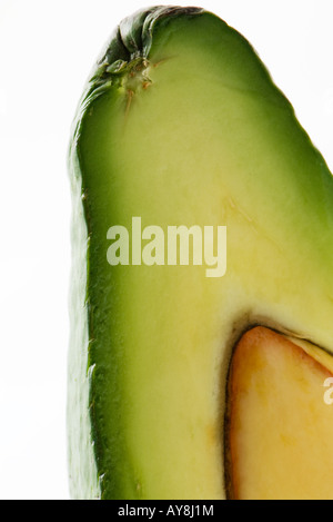 Avocado Querschnitt, close-up, beschnitten Stockfoto