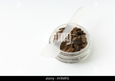Dunkle Schokolade in kleinen kosmetischen Behälter Stockfoto