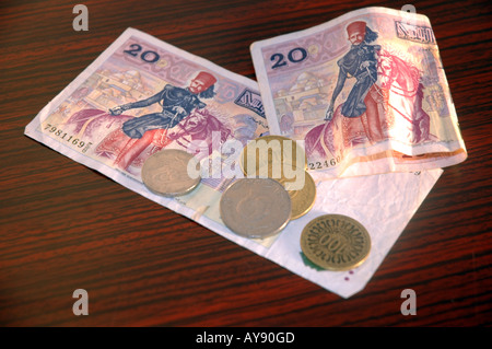 Tunesische Währung, Dinar-Banknoten und-Münzen Stockfoto