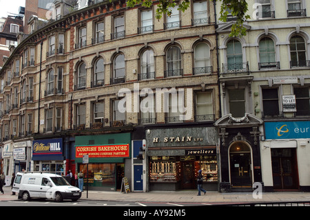 Gebäude an der Kreuzung der Buckingham Palace Road und Victoria Street in London, Großbritannien Stockfoto