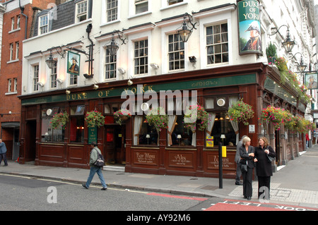 Duke of York Pub an der Victoria Street in London, Großbritannien Stockfoto