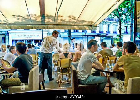 Paris Frankreich, Menschenmenge, Terrasse, französisches Café, Bistro Restaurant Bürgersteig Terrasse Tische, im Viertel Le Marais, 'Caffe Vito » Lunch Stockfoto