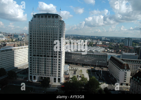 Shell-Center-Gebäude und Waterloo Bahnhof vom London Eye aus gesehen Stockfoto