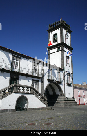 Das Rathaus in der Stadt Ribeira Grande. Insel Sao Miguel, Azoren, Portugal. Stockfoto