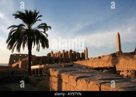 Ein Blick von der Rückseite der Karnak Tempel, Luxor bei Sonnenuntergang Stockfoto