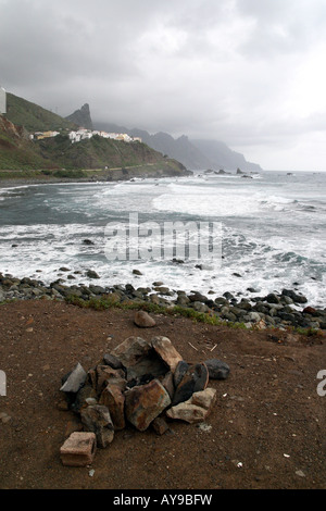 Die tückischen felsigen Küste und Klippen Norden Osten Teneriffas rund um die Villlages von Taganana und Benijo auf den Kanarischen Inseln Stockfoto