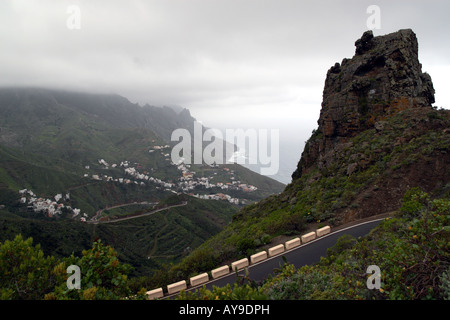 Die tückischen felsigen Küste und Klippen Norden Osten Teneriffas rund um die Villlages von Taganana und Benijo auf den Kanarischen Inseln Stockfoto