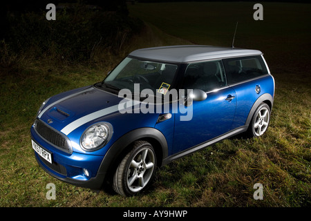 MINI CLUBMAN COOPER S DRAK BLAU Stockfoto