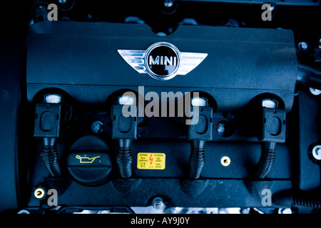 MINI CLUBMAN COOPER S DRAK BLAU Stockfoto