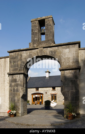 Umgebaute Stallungen sind jetzt Ferienwohnungen in ein altes Anwesen im Westen von Irland. Markree Castle, County Sligo Stockfoto