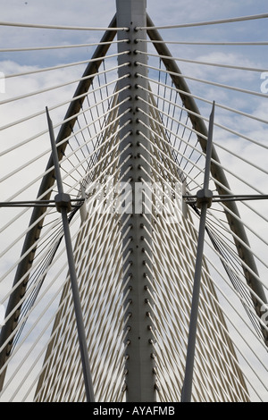 Malaysia Kuala Lumpur konvergierenden Kabel und Masten von Putrajaya Brücke 8 im Zentrum der neuen administrativen Hauptstadt Stockfoto