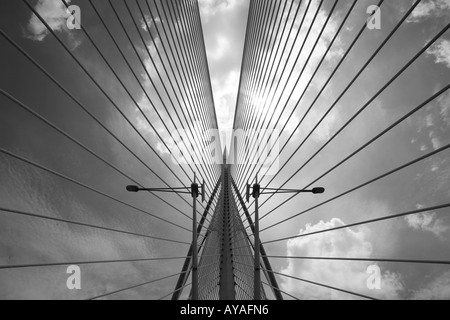 Malaysia Kuala Lumpur konvergierenden Kabel und Masten von Putrajaya Brücke 8 im Zentrum der neuen administrativen Hauptstadt Stockfoto