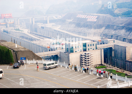 Im Besucherzentrum der neuen Schleusen an der drei-Schluchten-Damm in China gebaut mit Blick auf Stockfoto