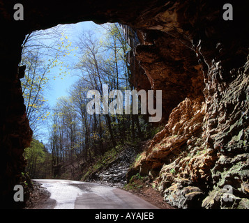 Innenansicht des Mannes gemacht Tunnel, Nada, Red River Gorge, Kentucky. Stockfoto