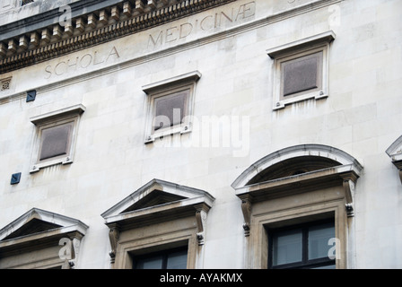 Außenseite des Bartholomäus s Hospital Medical School in London West Smithfield Stockfoto