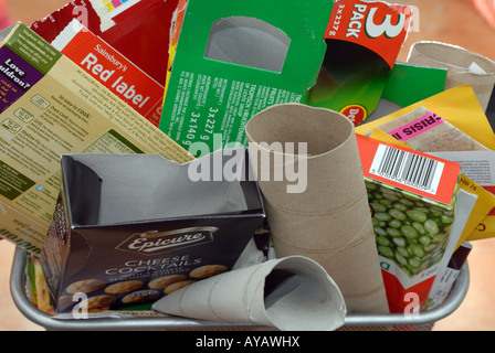 Haushalt Karton bereit für das recycling in einem Heim in Suffolk, UK. Stockfoto