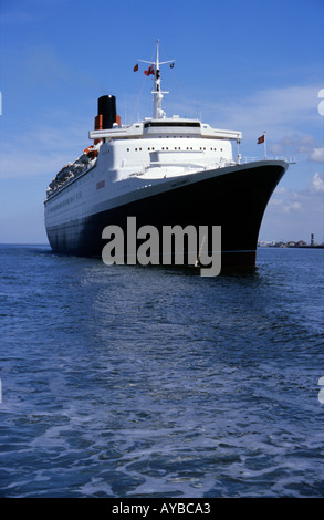 Königin Elizabeth II im Fluss Mersey Liverpool festgemacht Stockfoto