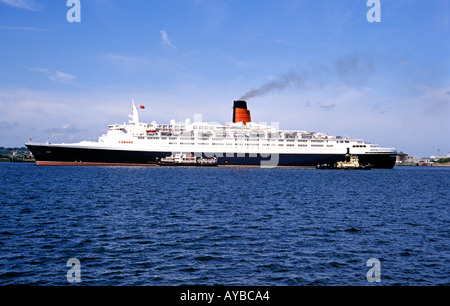 Königin Elizabeth II im Fluss Mersey Liverpool festgemacht Stockfoto