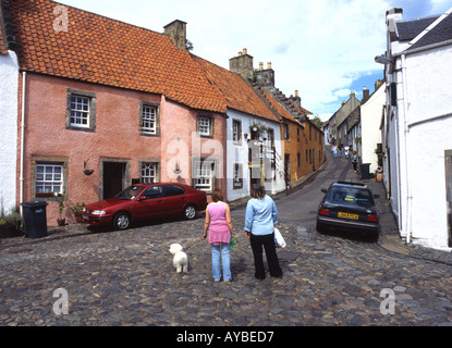 National Trust für Schottland restaurierte Anwesen am Mercat Cross in der Erhaltung Dorf folgende Sehenswürdigkeiten: Culross Fife Schottland suchen Tanhouse Brae Stockfoto