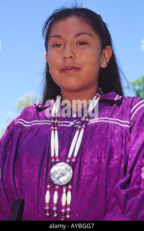 Herr 540 Leinneah Chino, eine Mescalero Apache führt ethnischen Tanz am Fort Stanton Heritage Days in der Nähe von Lincoln, New Mexico. Stockfoto