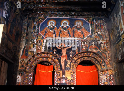 Gemälde von der Kreuzigung an den Wänden der Kirche Debre Birhan Selasie in Gondar Äthiopien Stockfoto