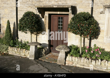 Einen frühen Winter-Nachmittag in der malerischen Cotswolds Dorf von Lower Slaughter Stockfoto