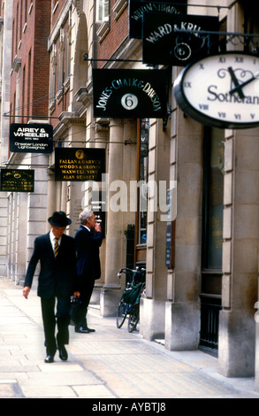 Sackville Street Herren Shoppen in der exklusiven historischen Savile Row Gegend von Mayfair Stockfoto