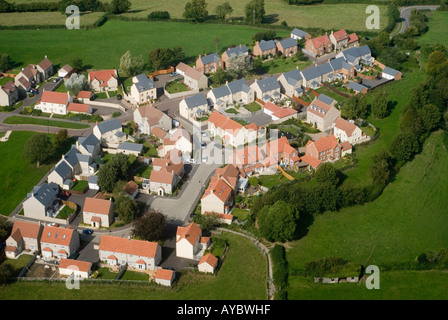 Luftbild des neuen Wohnprojekt auf Bauland Stockfoto