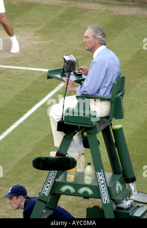 Schiedsrichter bei den All England Club Tennis Championships Wimbledon England am 4. Juli 2006 Stockfoto