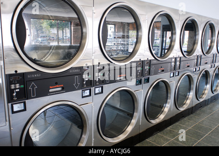 Coin Operated launderette Trockner Stockfoto