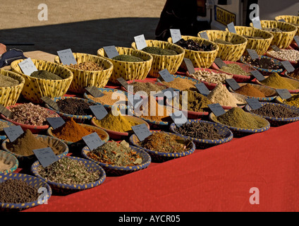 Markttag in Stes Maries De La Mer Camargue Oktober Spice Stall, Frankreich Stockfoto