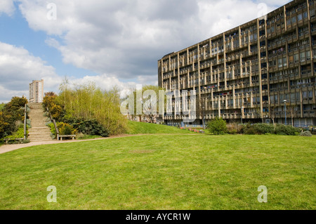 Robin Hood Gardens London, Local Authority council Housing E14 UK 2008. Erbaut in den 1970er Jahren HOMER SYKES Stockfoto