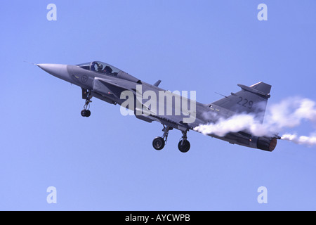 SAAB JAS 39 Gripen betrieben von der schwedischen Luftwaffe anzeigen in Farnborough International Airshow, UK. Stockfoto