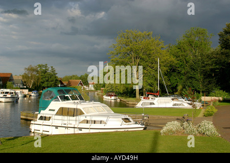 UK Norfolk Broads Wroxham Vergnügen Kreuzer Stockfoto