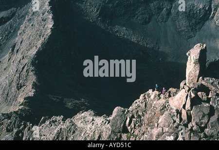 Bergsteiger auf der Black Cuillin Felsgrat in der Insel von Skye, West Schottland unter Sgurr Nan Gillean Gipfel Stockfoto