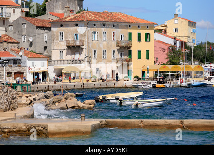 Entfernten Meer Dorf Valun auf der Insel Cres, Kroatien Stockfoto