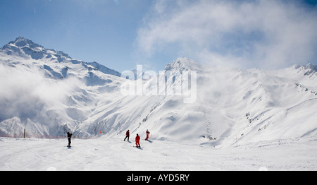 Skifahrer auf der Piste In La Plagne französische Alpen Frankreich Europa Stockfoto