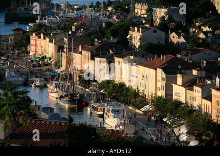 Riva in Veli Losinj Stadt auf Losinj, Kroatien Stockfoto