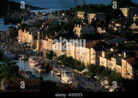 Riva in der Stadt Mali Losinj auf Losinj, Kroatien Stockfoto