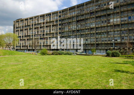 Robin Hood Gärten lokale Behörde Rat Wohnanlage East London E14 UK entworfen von Smithsons Partnerschaft Peter und Alison Smithson HOMER SYKES Stockfoto