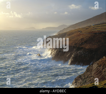 Atlantic Sturmwellen auf Irlands Westküste eingerückt Stockfoto