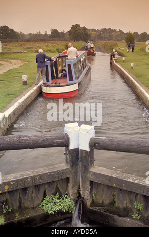 Fluss Wey Navigation in der Nähe von Guildford Surrey UK Stockfoto