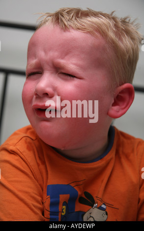 Kleinkind einen Wutanfall haben Stockfoto