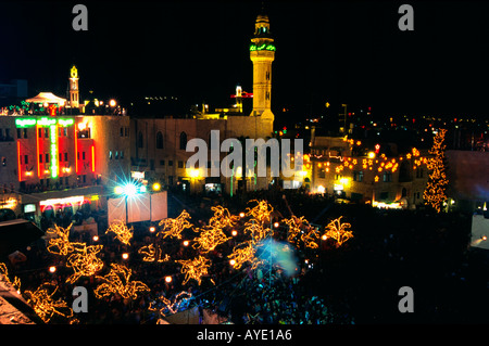 Palästinensische Autonomiebehörde Bethlehem Krippe quadratischen Blick von oben in der Nacht mit Weihnachtslichter Stockfoto