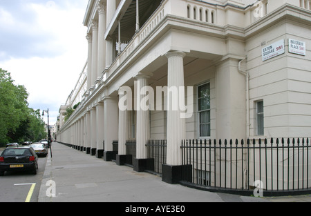Eaton Square und Terrasse Belgravia London beherbergt viele Botschaften und sehr reich Stockfoto