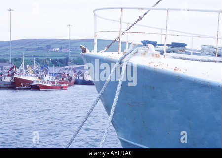 Trawler entlang dem Hafen von Dingle Bay Dingle Irland Angeln Stockfoto