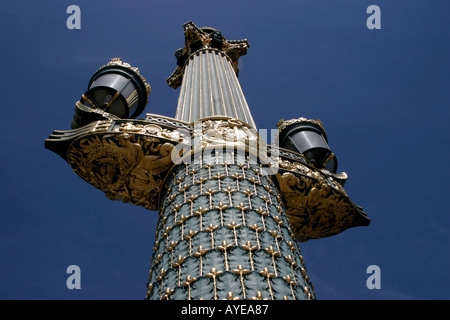 Eine reich verzierte Laternenpfahl in der Place De La Concorde Paris Frankreich Stockfoto
