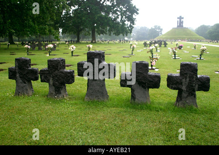 La Cambe deutscher WW2 Soldatenfriedhof, enthält die Gräber von 21160 Soldaten getötet in Normandie Frankreich Stockfoto